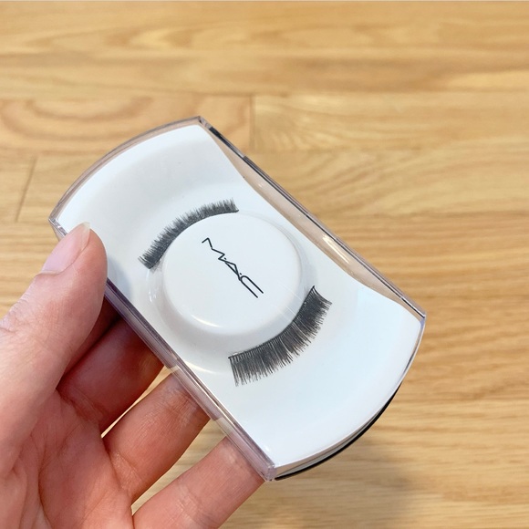 MAC false eyelashes style 46 - Picture 2 of 5